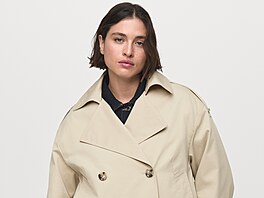 Kdo tvrdí, �e kabát musí být jen dlouhý nebo v midi délce? Ne! Skv�le funguje i...