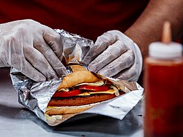 První pobo�ka oblíbeného fast foodového �et�zce Five Guys v OD Máj (4. prosince...