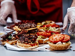 První pobo�ka oblíbeného fast foodového �et�zce Five Guys v OD Máj (4. prosince...