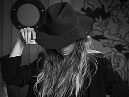 A lí�í, jak nápad vznikl. Byl její odpov�dí na hledání, jak akty posunout.