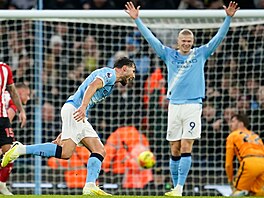 Obránce Rubén Dias z Manchesteru City se raduje ze svého gólu v utkání proti...