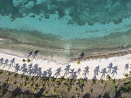 Letecký pohled na soukromý ostrov Jeffreyho Epsteina v Karibiku. (4. prosince...