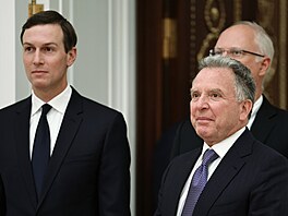 Americký zmocn�nec Steve Witkoff (vpravo) jednal v Moskv� s ruským vládcem...