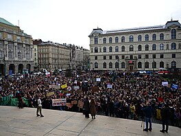 Protest vysoko�kolák� a st�edo�kolák� proti jmenování Filipa Turka (Motoristé...