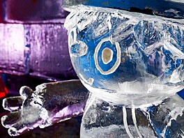 P�es dvacet pohádkových postav vytvo�ených z ledu je k vid�ní v plze�ském muzeu...