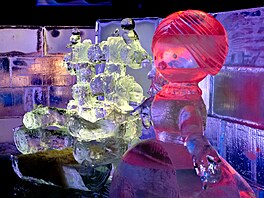 P�es dvacet pohádkových postav vytvo�ených z ledu je k vid�ní v plze�ském muzeu...