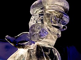 P�es dvacet pohádkových postav vytvo�ených z ledu je k vid�ní v plze�ském muzeu...