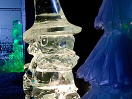 P�es dvacet pohádkových postav vytvo�ených z ledu je k vid�ní v plze�ském muzeu...