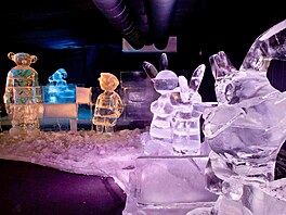 P�es dvacet pohádkových postav vytvo�ených z ledu je k vid�ní v plze�ském muzeu...