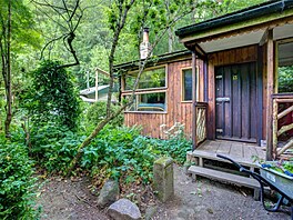 Nemovitost je vybavena internetovým routerem a anténou na st�e�e, která...