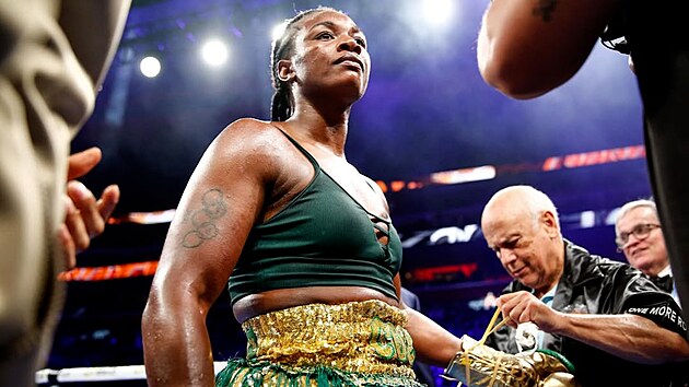 Boxerka Claressa Shieldsová chce v reality show vyzvat své hejtry do ringu