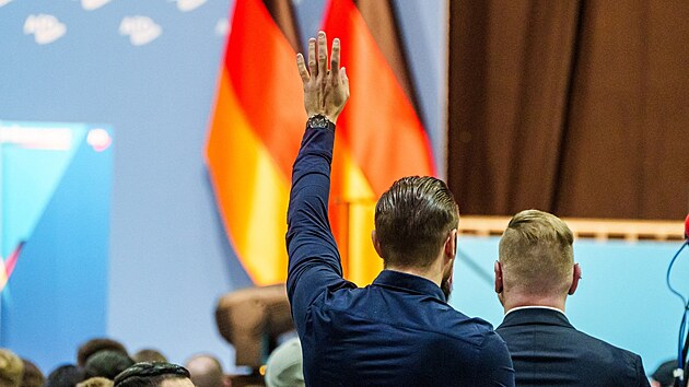 Ve st�edon�meck�m Giessenu se konal sjezd, na kter�m vznikla ml�de�nick� organizace AfD s n�zvem Generace N�mecko (GD). (29. listopadu 2025)