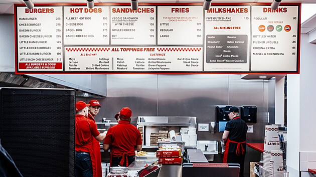 V OD M�j se otev�e prvn� pobo�ka obl�ben�ho fast foodov�ho �et�zce Five Guys. (4. prosince 2025)