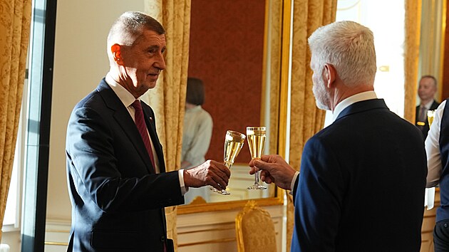 Prezident Petr Pavel oficiáln� jmenoval Andreje Babi�e p�edsedou vlády. (9....