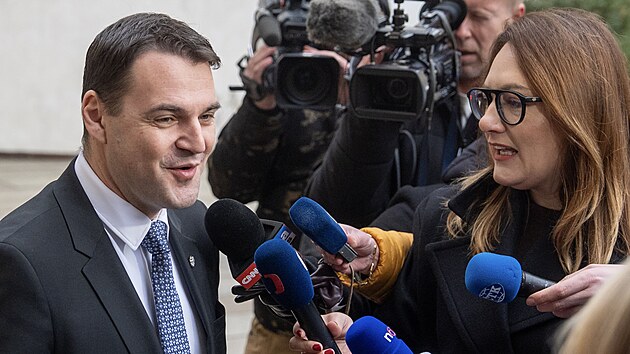 Na Hrad k prezidentu Petru Pavlovi dorazil i posledn� dne�n� kandid�t, Petr Macinka (Motorist�), kter� usiluje o post ministra zahrani�n�ch v�c�. (4. prosince 2025)