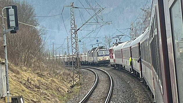 Další malér na slovenské železnici. Od srážky dělilo vlaky pár desítek metrů