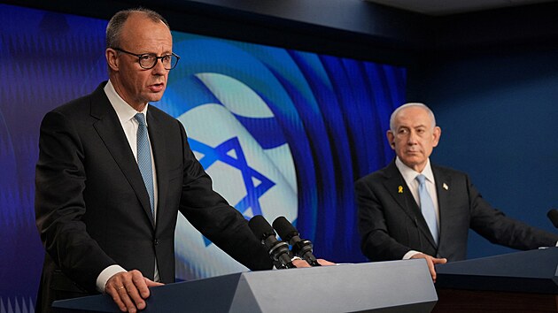 Izraelsk� premi�r Benjamin Netanjahu a n�meck� kancl�� Friedrich Merz hovo�� v Jeruzal�m� s m�dii. (7. prosince 2025)