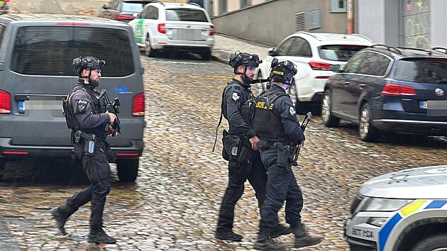 Policejn zsah ve kole na praskm ikov (5. prosince 2025)