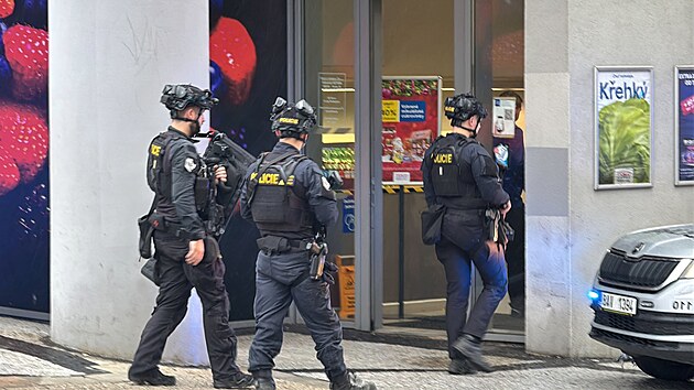 Policejn zsah ve kole na praskm ikov (5. prosince 2025)