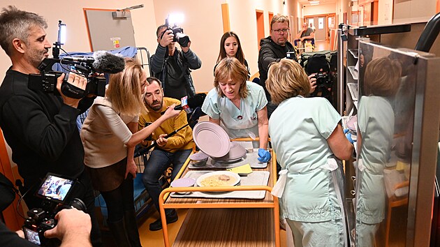 Robot dojel do cle, rozdlovn obd konkrtnm pacientm u potom zbv na bn personl nemocnice.