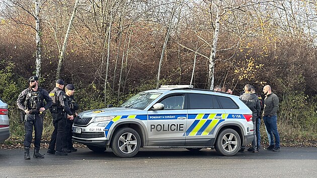 Pra��t� policist� vy�et�uj� loupe� v Ko����ch. (9. prosince 2025) 