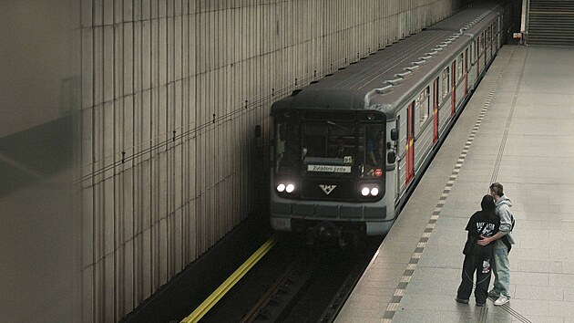 Podzemn� poetika zaujala des�tky fotograf�. Tento sn�mek pat�� mezi nejpoveden�j��.