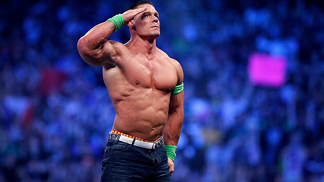 John Cena slaví vít�zství b�hem galave�era WrestleMania XXX (6. dubna 2014)