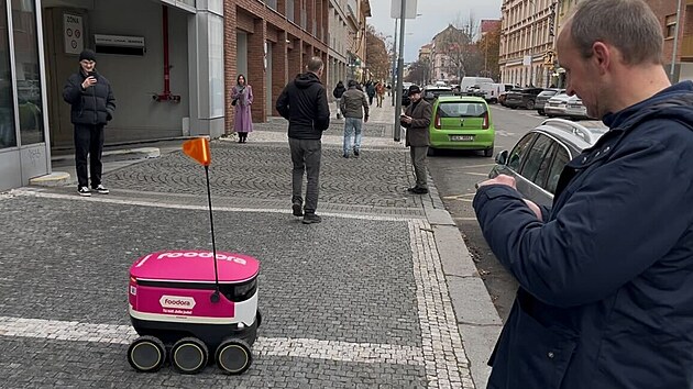 Robotick voztka v Karln bud rozruch, jsou hlavn atrakc. (4. prosince 2025)