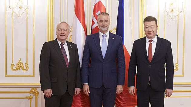 P�edstavitelé parlament� Slovenska, �eska a Rakouska se se�li v Bratislav� na...