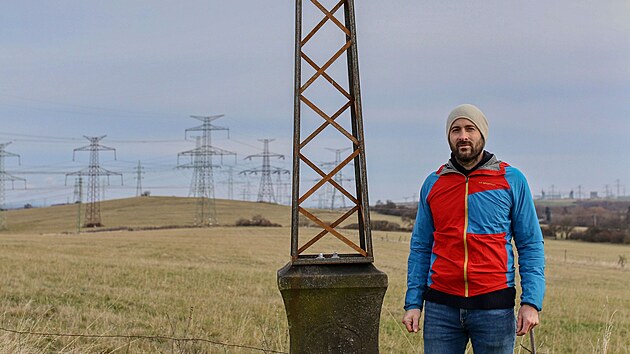 Dlo symbolizuje dialog mezi minulost a industriln realitou regionu, na snmku je jeden z jeho autor Miroslav Lrincz.