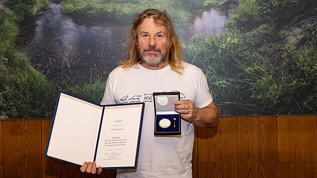 f Sprvy NP umava Pavel Huben pzuje s ocennm, kter dostal na zatku prosince.