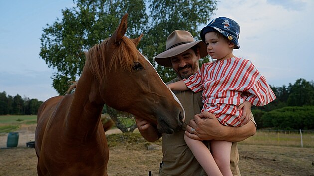 V 7. d�le si Vojta tak� splnil velk� sen a na sv� pastviny p�ivedl kon�. 