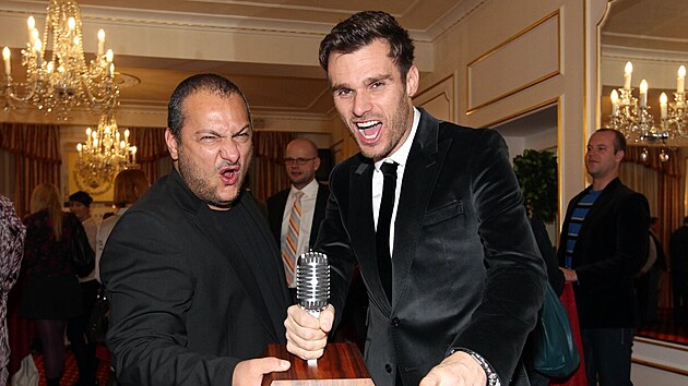 Jejich dvojice byla pro div�ky tak neodmysliteln� spjat�, �e jim v roce 2012 ud�lili titulu Moder�tor roku. Stali se tehdy absolutn�m v�t�zem druh�ho ro�n�ku ankety, kterou po��dala Asociace rozhlasov�ch organizac�.