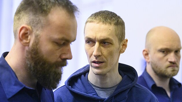 B�lorusk� �idi�  Stanislav �chalkouski, v jeho� kamionu se udusila syrsk� migrantka, u Vrchn�ho soudu v Praze. (8. prosince 2025)