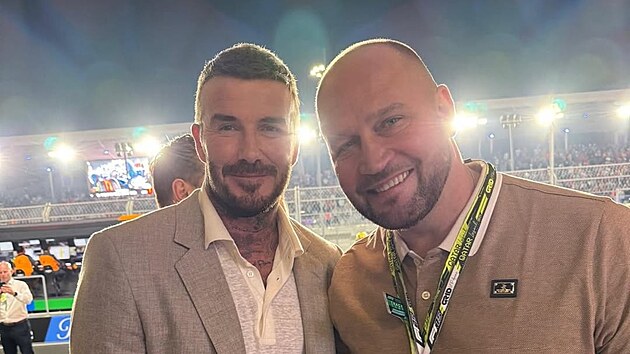 Hokejov� olympijsk� v�t�z Ji�� �l�gr na Velk� cen� Kataru formule 1. Vyfotil se i s b�valou fotbalovou hv�zdou Davidem Beckhamem.