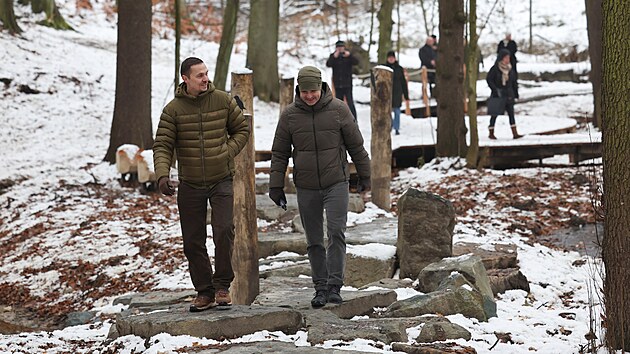 Nov stezka v Blskm lese v Ostrav je vytvoen z povalovch chodnk a otevr nvtvnkm malebn zkout v niv Vkovickho potoka.