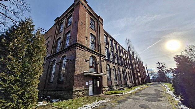 Bval pdelnu brat Neumann ve Frdku se promn v kulturn centrum Osmika. Projekt vymyslel organiztor Beats for Love Kamil Rudolf.