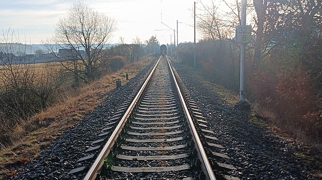 Rychl�k Ro�mberk se v �ter� r�no st�etl mezi Blovicemi a �d�rcem se st�dem ovc�. Ostatn� spoje nab�raly des�tky minut zpo�d�n�.