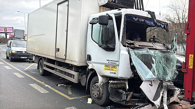 Dopravn� nehoda na pra�sk�m Spo�ilov� (1. prosinec 2025)