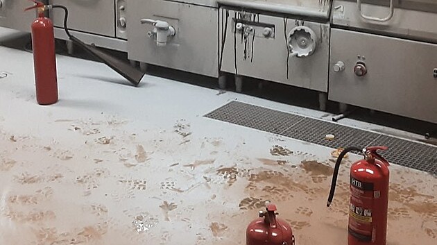 N�sledky po��ru frit�zy ve firemn� kuchyni v Mohelnici na �umpersku. (3. prosince 2025)