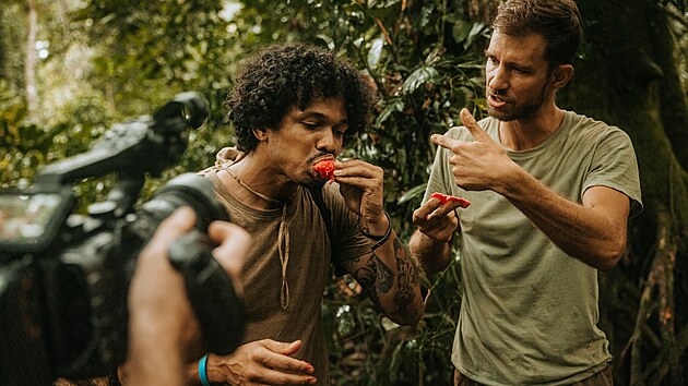 Hlavnmi protagonisty dokumentu Kongo: Cena slona jsou esk ochrnce zvat Arthur F. Sniegon (vpravo) a znm esk zpvk Ben Cristovao (vlevo). Za projektem stoj olomouck scenrista a producent Luk Hodis.