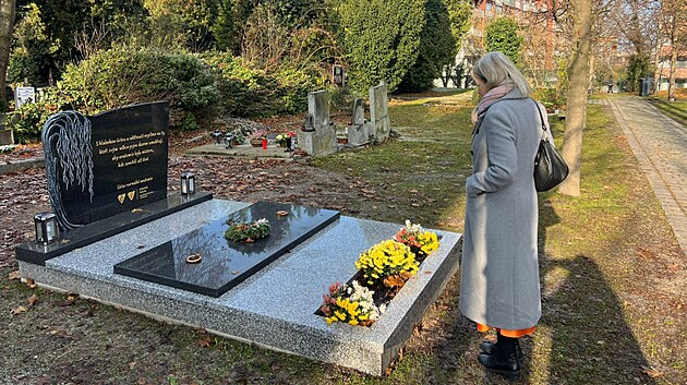 Pohled na pietní místo pro dárce tl na olomouckém ústedním hbitov ve tvrti...