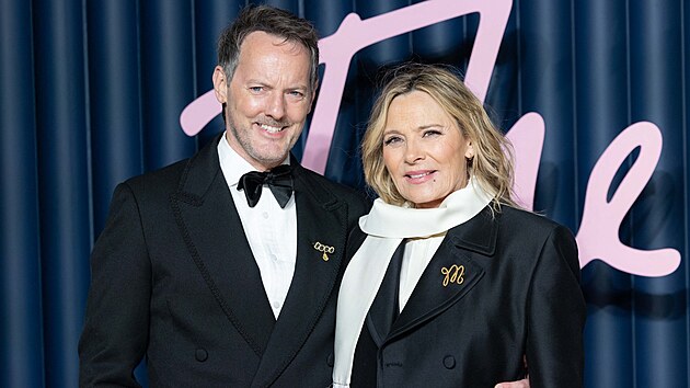 Russell Thomas a Kim Cattrallov� (Lond�n, 1. prosince 2025)