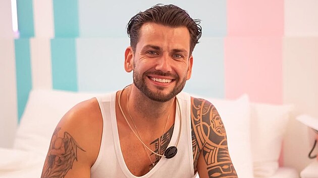 Policista a Mu� roku 2020 David Kreme� v reality show Love Island (2025)