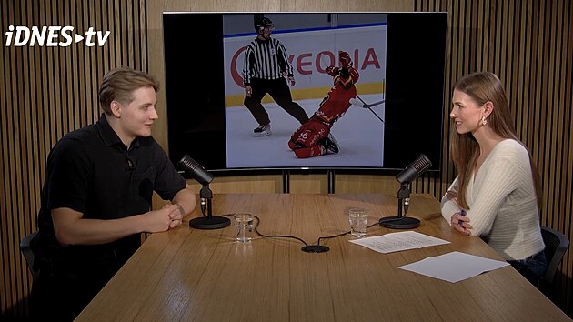 Hokejista Petr Ha�ek v po�adu Prodlou�en� moder�torky Terezy Goj�ov�.