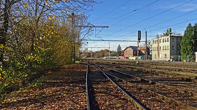 P�vodn� dvoukolejn� v�hybna barto�ovick�ho lihovaru ve Stud�nce. GPS: 49.7052825N, 18.0547414E