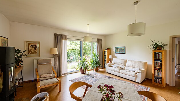 V�sledkem je praktick� d�evostavba s dispozic� 4+kk. 