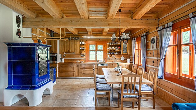 Kachlov� kamna od libereck�ho v�robce se staraj� o teplo a v zim� se na nich ob�as i va��. 