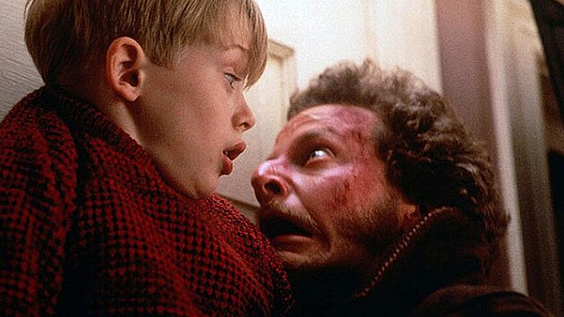 Macaulay Culkin a Daniel Stern ve filmu S�m doma (1990)