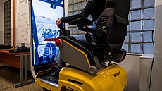 Havl�­Ä�kobrodská průmyslová škola použ�­vá k výuce simulátor rypadla